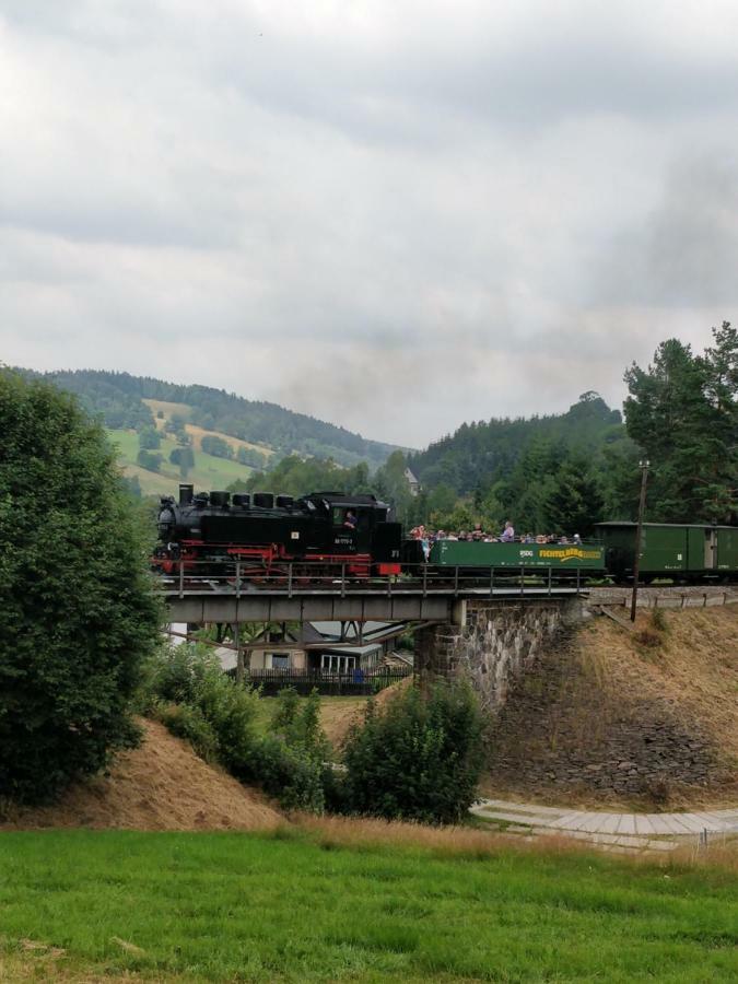Ferienwohnung Bimmelbahn-Blick Neudorf  Dış mekan fotoğraf